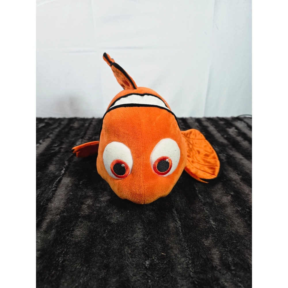 Disney Store Finding Nemo Plush Stuffed Animal Orange Clownfish Lucky Fin Pixar